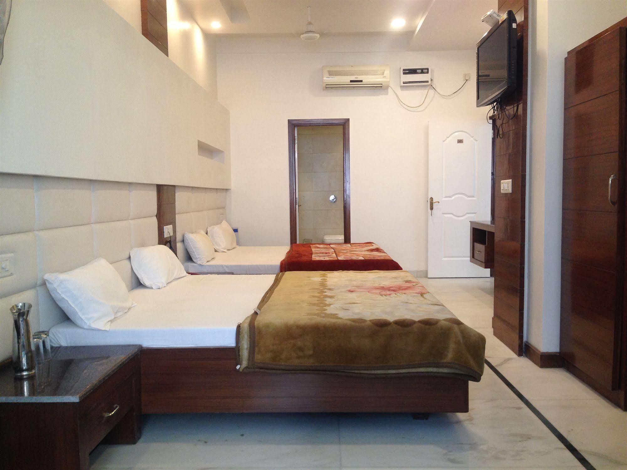 אמריצר Hotel Namaskar מראה חיצוני תמונה