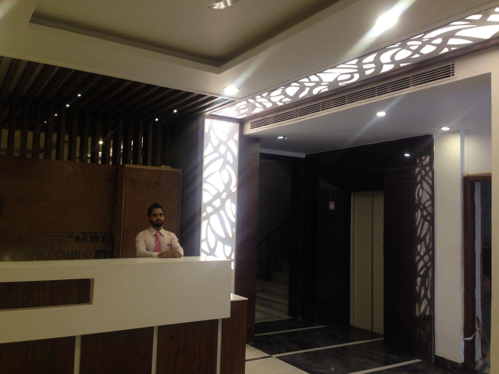 אמריצר Hotel Namaskar מראה חיצוני תמונה