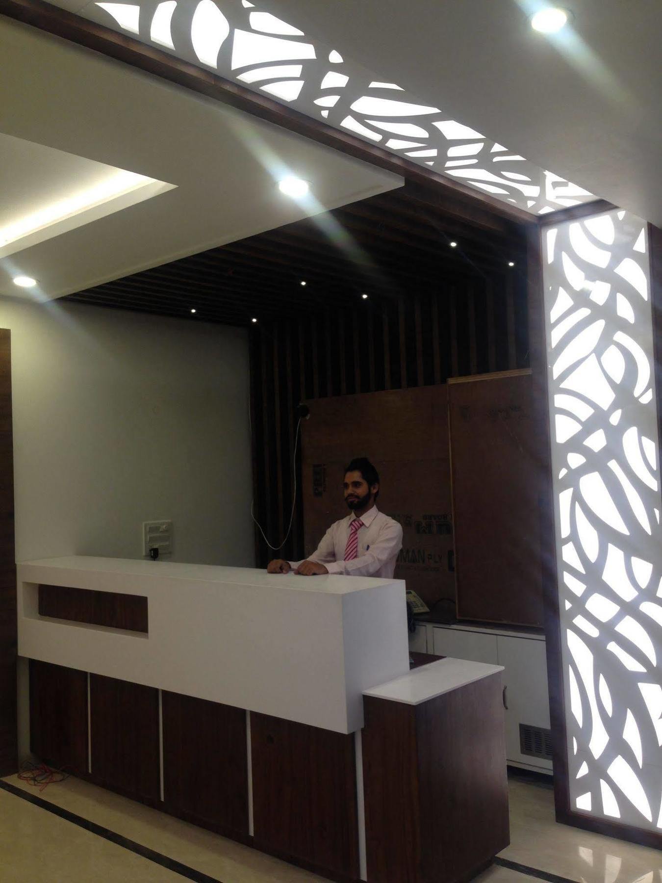 אמריצר Hotel Namaskar מראה חיצוני תמונה