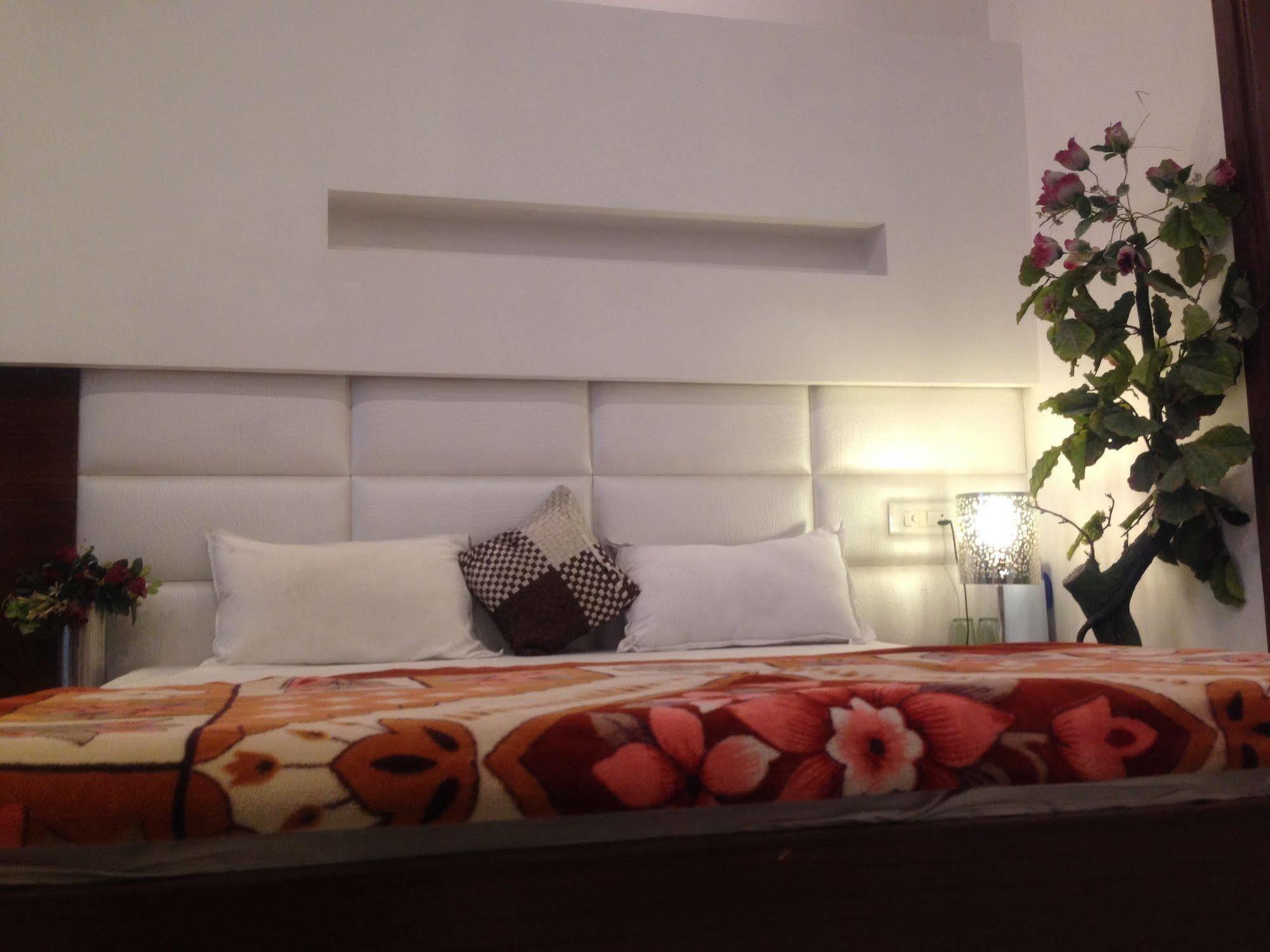 אמריצר Hotel Namaskar מראה חיצוני תמונה