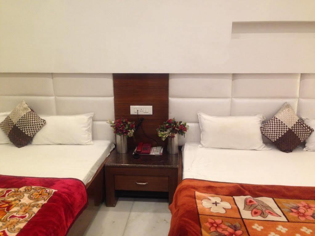 אמריצר Hotel Namaskar מראה חיצוני תמונה